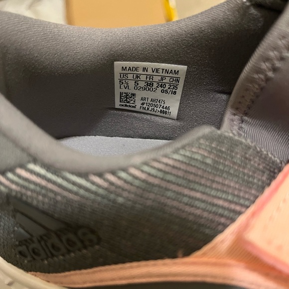 Brand new Adidas running shoes-Kids - Picture 11 of 11